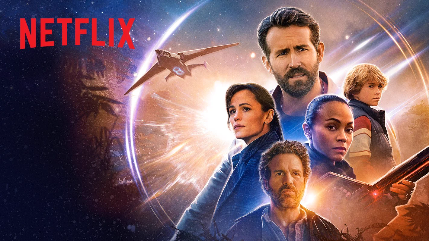 Official Netflix Latinoamérica artwork for The Adam Project featuring the cast